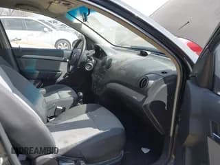 ✅ 2009 Chevrolet Aveo 1LT • VIN: KL1TD66E59B631584 • Lot: 41767703. Wystawiony na IAAI z przebiegiem 160 423 mil. Bezpłatny archiwum sprzedaży aukcyjnych z USA i szczegółowy raport historii pojazdu na DreamBid. Zdjęcie 5.