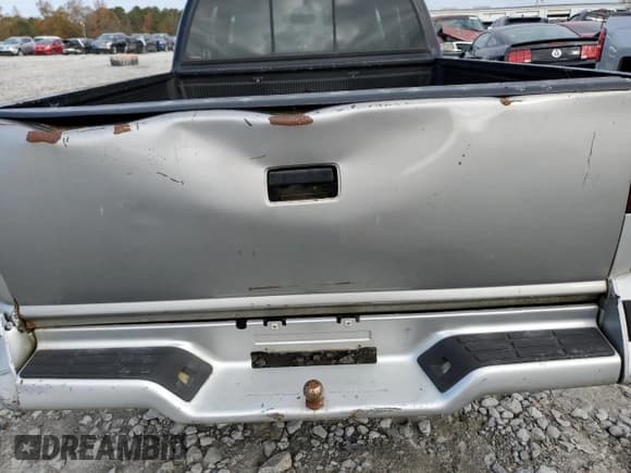 ✅ 1995 Chevrolet S-10 LS • VIN: 1GCCS19W6S8190511 • Лот: 84840244. Опубликован ранее на Copart с пробегом 232 828 миль. Бесплатный доступ к архиву аукционных продаж из США и подробный отчёт об истории автомобиля на DreamBid. Изображение 10.