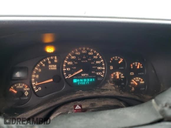 ✅ 2001 Chevrolet Silverado 2500HD LS • VIN: 1GCHK23U81F213333 • Lot: 43536335. Wystawiony na Copart z przebiegiem 245 017 mil. Bezpłatny archiwum sprzedaży aukcyjnych z USA i szczegółowy raport historii pojazdu na DreamBid. Zdjęcie 9.