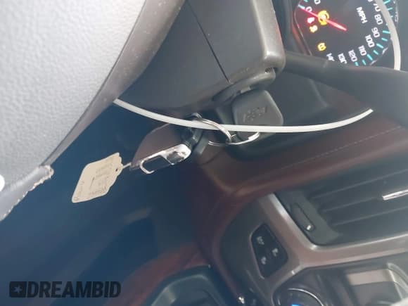 ✅ 2015 Chevrolet Silverado 1500 High Country • VIN: 3GCUKTEJ0FG491799 • Лот: 41615824. Опубликован ранее на IAAI с пробегом 118 745 миль. Бесплатный доступ к архиву аукционных продаж из США и подробный отчёт об истории автомобиля на DreamBid. Изображение 11.