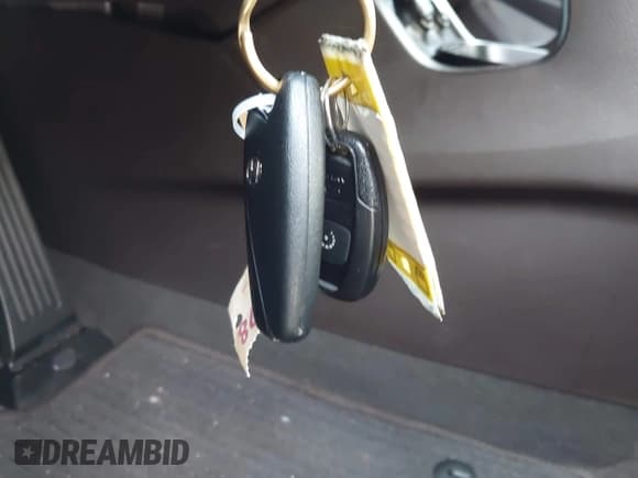 ✅ 2017 Hyundai Santa Fe 2.4L • VIN: 5NMZUDLB1HH002299 • Lot: 43256960. Listed on IAAI with 95,485 mi. Free auction sales archive from the USA and detailed vehicle history report at DreamBid. Image 11.