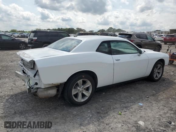 ✅ 2022 Dodge Challenger SXT • VIN: 2C3CDZAG7NH226724 • Lot: 56737755. Wystawiony na Copart z przebiegiem 60 940 mil. Bezpłatny archiwum sprzedaży aukcyjnych z USA i szczegółowy raport historii pojazdu na DreamBid. Zdjęcie 3.