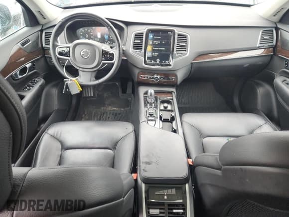 ✅ 2019 Volvo XC90 Momentum • VIN: YV4BR0CK9K1431670 • Lot: 86437075. Wystawiony na Copart z przebiegiem 74 525 mil. Bezpłatny archiwum sprzedaży aukcyjnych z USA i szczegółowy raport historii pojazdu na DreamBid. Zdjęcie 8.