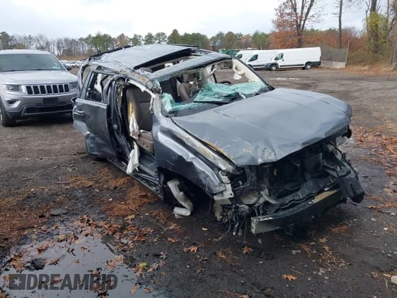 ✅ 2022 Lexus GX 460 Luxury • VIN: JTJGM7BX7N5330988 • Lot: 43621079. Listed on IAAI with 30,286 mi. Free auction sales archive from the USA and detailed vehicle history report at DreamBid. Image 1.