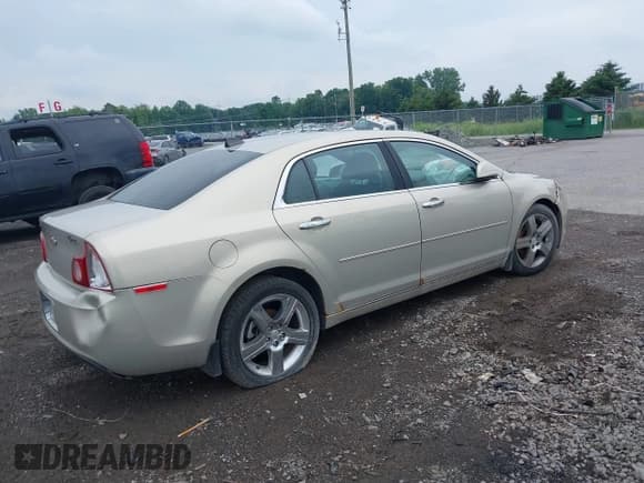 ✅ 2012 Chevrolet Malibu 1LT • VIN: 1G1ZC5E08CF200252 • Lot: 43232998. Wystawiony na IAAI z przebiegiem 176 559 mil. Bezpłatny archiwum sprzedaży aukcyjnych z USA i szczegółowy raport historii pojazdu na DreamBid. Zdjęcie 4.