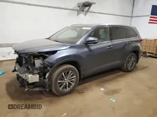 ✅ 2019 Toyota Highlander XLE • VIN: 5TDJZRFH1KS701478 • Лот: 82207445. Опубликован ранее на Copart с пробегом 95 648 миль. Бесплатный доступ к архиву аукционных продаж из США и подробный отчёт об истории автомобиля на DreamBid. Изображение 1.