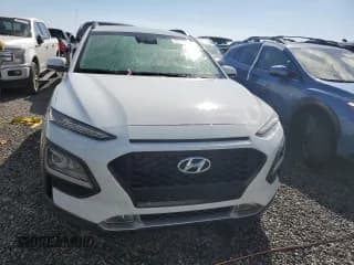 ✅ 2021 Hyundai Kona SEL Plus • VIN: KM8K62AA2MU628565 • Лот: 75035194. Опубликован ранее на Copart с пробегом Не указан. Бесплатный доступ к архиву аукционных продаж из США и подробный отчёт об истории автомобиля на DreamBid. Изображение 5.