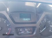 ✅ 2017 Ford Transit • VIN: 1FTYE1ZM2HKA16619 • Lot: 46957415. Wystawiony na Copart z przebiegiem 175 497 mil. Bezpłatny archiwum sprzedaży aukcyjnych z USA i szczegółowy raport historii pojazdu na DreamBid. Zdjęcie 9.