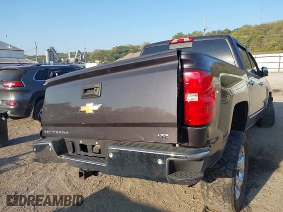 ✅ 2015 Chevrolet Silverado 1500 LTZ • VIN: 3GCUKSEC6FG216918 • Lot: 43364166. Listed on IAAI with 147,502 mi. Free auction sales archive from the USA and detailed vehicle history report at DreamBid. Image 6.