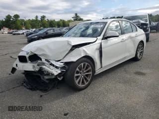 ✅ 2018 BMW 3 Series 320i xDrive • VIN: WBA8A3C5XJA498841 • Лот: 68557075. Опубликован ранее на Copart с пробегом 78 063 миль. Бесплатный доступ к архиву аукционных продаж из США и подробный отчёт об истории автомобиля на DreamBid. Изображение 1.