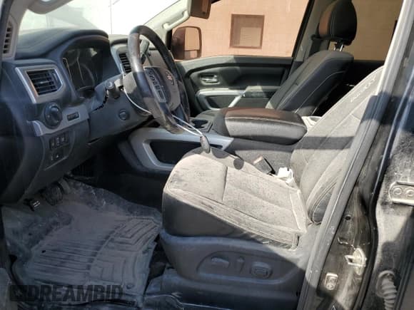 ✅ 2017 Nissan Titan SV • VIN: 1N6AA1E54HN541544 • Lot: 68979685. Wystawiony na Copart z przebiegiem 201 670 mil. Bezpłatny archiwum sprzedaży aukcyjnych z USA i szczegółowy raport historii pojazdu na DreamBid. Zdjęcie 7.