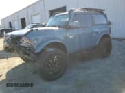 ✅ 2021 Ford Bronco • VIN: 1FMDE5CPXMLA63292 • Lot: 45659265. Wystawiony na Copart z przebiegiem 13 958 mil. Bezpłatny archiwum sprzedaży aukcyjnych z USA i szczegółowy raport historii pojazdu na DreamBid. Zdjęcie 1.