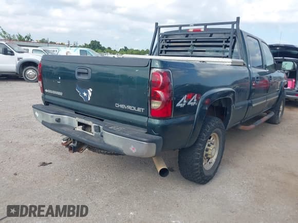 ✅ 2005 Chevrolet Silverado 2500HD LS • VIN: 1GCHK23215F961121 • Lot: 42969060. Wystawiony na IAAI z przebiegiem 245 406 mil. Bezpłatny archiwum sprzedaży aukcyjnych z USA i szczegółowy raport historii pojazdu na DreamBid. Zdjęcie 4.