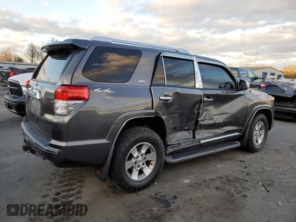 ✅ 2010 Toyota 4Runner SR5 • VIN: JTEBU5JR1A5021673 • Lot: 92843325. Wystawiony na Copart z przebiegiem 206 914 mil. Bezpłatny archiwum sprzedaży aukcyjnych z USA i szczegółowy raport historii pojazdu na DreamBid. Zdjęcie 3.