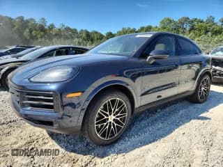 ✅ 2025 Porsche Cayenne • VIN: WP1BA2AY5SDA31017 • Lot: 70252545. Wystawiony na Copart z przebiegiem 6 445 mil. Bezpłatny archiwum sprzedaży aukcyjnych z USA i szczegółowy raport historii pojazdu na DreamBid. Zdjęcie 1.
