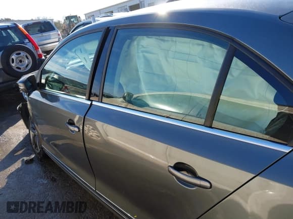 ✅ 2018 Volkswagen Jetta SEL • VIN: 3VWL17AJXJM249377 • Lot: 41464189. Listed on IAAI with 41,398 mi. Free auction sales archive from the USA and detailed vehicle history report at DreamBid. Image 14.