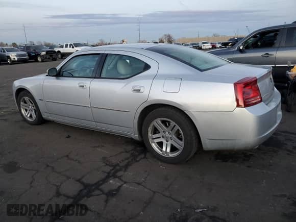 ✅ 2006 Dodge Charger R/T • VIN: 2B3KA53HX6H533564 • Лот: 84935624. Размещён на Copart с пробегом 153 223 миль миль. Получите бесплатный доступ к архиву аукционных продаж из США и посмотрите подробный отчёт об истории автомобиля на DreamBid. Изображение 2.