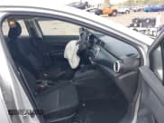 ✅ 2023 Nissan Versa S • VIN: 3N1CN8DV5PL858065 • Лот: 43422851. Опубликован ранее на IAAI с пробегом 47 722 миль. Бесплатный доступ к архиву аукционных продаж из США и подробный отчёт об истории автомобиля на DreamBid. Изображение 5.