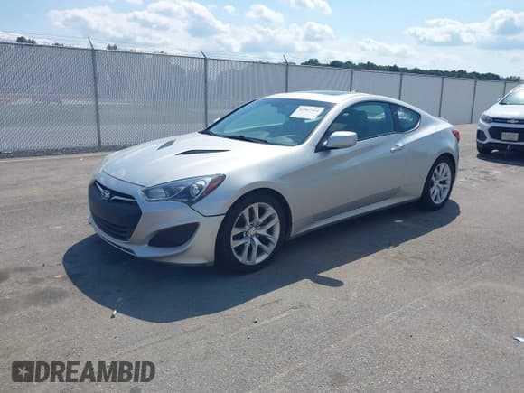 ✅ 2013 Hyundai Genesis Coupe 2.0T • VIN: KMHHT6KD8DU095379 • Lot: 42967454. Wystawiony na IAAI z przebiegiem 107 809 mil. Bezpłatny archiwum sprzedaży aukcyjnych z USA i szczegółowy raport historii pojazdu na DreamBid. Zdjęcie 2.