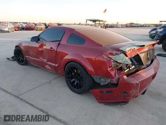 ✅ 2007 Ford Mustang GT Deluxe • VIN: 1ZVFT82H575245082 • Lot: 43657948. Listed on IAAI with 97,148 mi. Free auction sales archive from the USA and detailed vehicle history report at DreamBid. Image 3.