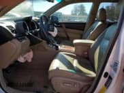 ✅ 2008 Toyota Highlander Limited • VIN: JTEES42AX82049859 • Лот: 91602375. Опубликован ранее на Copart с пробегом 212 672 миль. Бесплатный доступ к архиву аукционных продаж из США и подробный отчёт об истории автомобиля на DreamBid. Изображение 7.