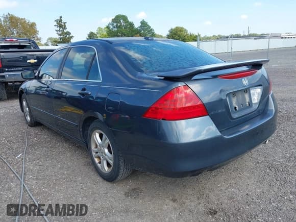 ✅ 2006 Honda Accord EX-L • VIN: 1HGCM56826A136694 • Lot: 43554842. Listed on IAAI with 186,222 mi. Free auction sales archive from the USA and detailed vehicle history report at DreamBid. Image 3.