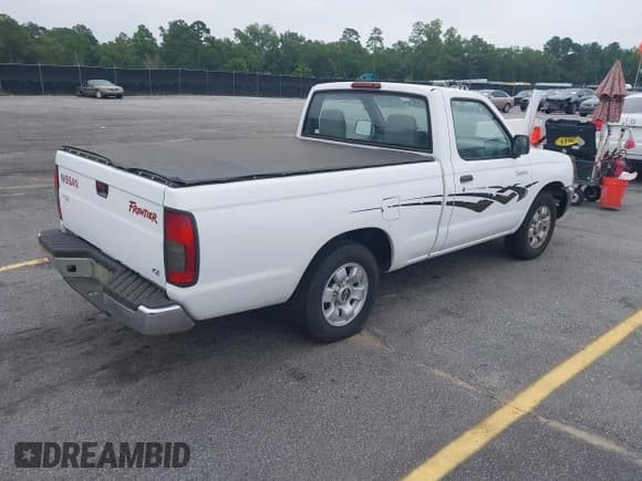 ✅ 2000 Nissan Frontier XE • VIN: 1N6DD21S5YC305132 • Lot: 42695081. Listed on IAAI with 111,427 mi. Free auction sales archive from the USA and detailed vehicle history report at DreamBid. Image 4.
