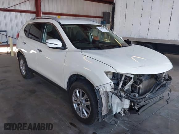 ✅ 2019 Nissan Rogue S • VIN: 5N1AT2MVXKC702563 • Lot: 43230315. Wystawiony na IAAI z przebiegiem 122 615 mil. Bezpłatny archiwum sprzedaży aukcyjnych z USA i szczegółowy raport historii pojazdu na DreamBid. Zdjęcie 1.