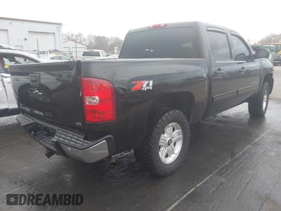 ✅ 2013 Chevrolet Silverado 1500 LTZ • VIN: 3GCPKTE79DG244621 • Lot: 43783260. Wystawiony na IAAI z przebiegiem 149 684 mil. Bezpłatny archiwum sprzedaży aukcyjnych z USA i szczegółowy raport historii pojazdu na DreamBid. Zdjęcie 4.