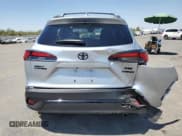 ✅ 2024 Toyota Corolla Cross Hybrid S • VIN: 7MUFBABG3RV060360 • Lot: 68565355. Wystawiony na Copart z przebiegiem 13 637 mil. Bezpłatny archiwum sprzedaży aukcyjnych z USA i szczegółowy raport historii pojazdu na DreamBid. Zdjęcie 6.