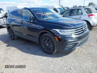 ✅ 2024 Volkswagen Tiguan SE • VIN: 3VV2B7AX9RM136727 • Lot: 43427923. Wystawiony na IAAI z przebiegiem 4 919 mil. Bezpłatny archiwum sprzedaży aukcyjnych z USA i szczegółowy raport historii pojazdu na DreamBid. Zdjęcie 1.