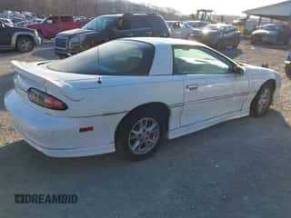 2002 Chevrolet Camaro z VIN 2G1FP22K522127675, wystawiony jako IAAI lot #41766475 z przebiegiem 124 916 mil mil oraz . Historia ofert i sprzedaży dostępna na DreamBid. Obrazek 4.