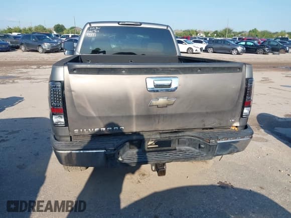 ✅ 2007 Chevrolet Silverado 1500 1LT • VIN: 2GCEK19JX71598484 • Lot: 43093689. Listed on IAAI with 201,949 mi. Free auction sales archive from the USA and detailed vehicle history report at DreamBid. Image 17.
