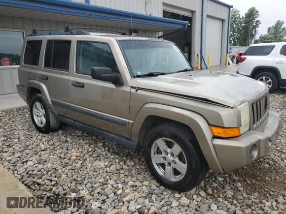 ✅ 2006 Jeep Commander • VIN: 1J8HG48N06C202116 • Lot: 69396285. Wystawiony na Copart z przebiegiem 161 370 mil. Bezpłatny archiwum sprzedaży aukcyjnych z USA i szczegółowy raport historii pojazdu na DreamBid. Zdjęcie 4.
