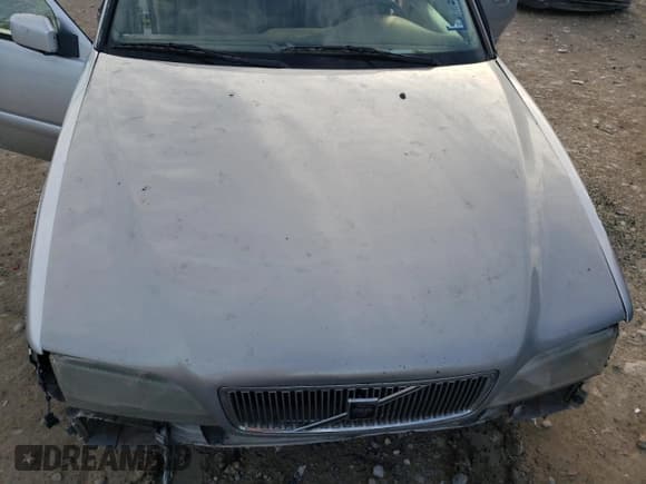 ✅ 1998 Volvo S70 • VIN: YV1LS558XW1551651 • Lot: 46992855. Wystawiony na Copart z przebiegiem 110 709 mil. Bezpłatny archiwum sprzedaży aukcyjnych z USA i szczegółowy raport historii pojazdu na DreamBid. Zdjęcie 11.