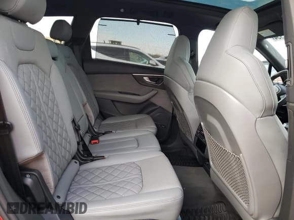 ✅ 2020 Audi SQ7 • VIN: WA1AWAF70LD012069 • Лот: 38336954. Опубликован ранее на Copart с пробегом 27 640 миль. Бесплатный доступ к архиву аукционных продаж из США и подробный отчёт об истории автомобиля на DreamBid. Изображение 11.