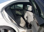 ✅ 2010 Mercedes-Benz C 300 Sport • VIN: WDDGF8BB7AF520372 • Lot: 43750409. Wystawiony na IAAI z przebiegiem 183 192 mil. Bezpłatny archiwum sprzedaży aukcyjnych z USA i szczegółowy raport historii pojazdu na DreamBid. Zdjęcie 8.