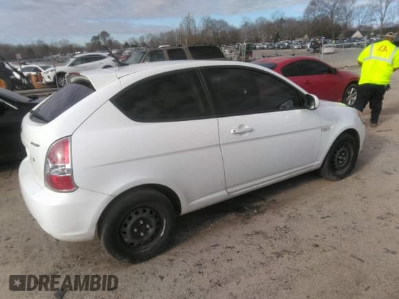 ✅ 2010 Hyundai Accent GS • VIN: KMHCM3AC7AU185665 • Лот: 41804077. Опубликован ранее на IAAI с пробегом 110 645 миль. Бесплатный доступ к архиву аукционных продаж из США и подробный отчёт об истории автомобиля на DreamBid. Изображение 4.