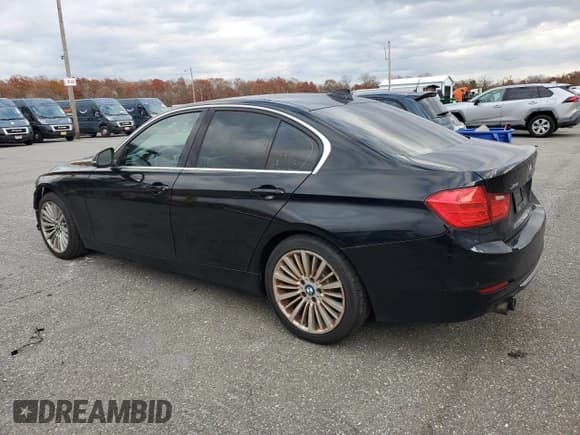 ✅ 2015 BMW 3 Series 328i xDrive • VIN: WBA3B5C50FP653582 • Lot: 91160695. Listed on Copart with 187,818 mi. Free auction sales archive from the USA and detailed vehicle history report at DreamBid. Image 2.