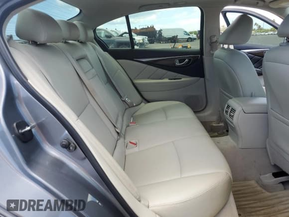 ✅ 2018 Infiniti Q50 Pure • VIN: JN1CV7AP4JM240863 • Лот: 60263555. Опубликован ранее на Copart с пробегом 50 600 миль. Бесплатный доступ к архиву аукционных продаж из США и подробный отчёт об истории автомобиля на DreamBid. Изображение 10.