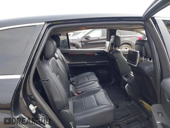 ✅ 2011 Mercedes-Benz R 350 • VIN: 4JGCB6FEXBA127442 • Lot: 42309169. Listed on IAAI with 208,591 mi. Free auction sales archive from the USA and detailed vehicle history report at DreamBid. Image 8.