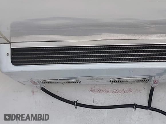 ✅ 2017 Chevrolet Express Cargo • VIN: 1GCWGBFF3H1133838 • Lot: 42582422. Listed on IAAI with 92,332 mi. Free auction sales archive from the USA and detailed vehicle history report at DreamBid. Image 17.