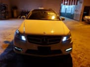 ✅ 2015 Mercedes-Benz C 250 • VIN: WDDGJ4HB2FG369358 • Lot: 82510295. Wystawiony na Copart z przebiegiem 140 920 mil. Bezpłatny archiwum sprzedaży aukcyjnych z USA i szczegółowy raport historii pojazdu na DreamBid. Zdjęcie 5.