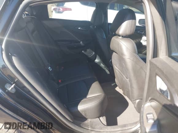 2018 Chevrolet Malibu LT z VIN 1G1ZD5ST3JF196829, wystawiony jako IAAI lot #43345908 z przebiegiem 103 132 mil mil oraz . Historia ofert i sprzedaży dostępna na DreamBid. Obrazek 8.