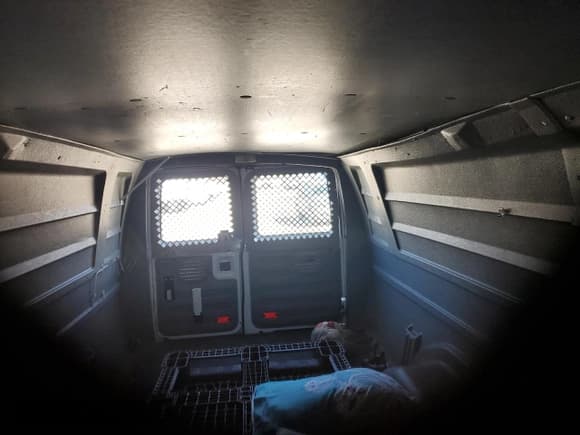 ✅ 2014 Ford Econoline Cargo Commercial • VIN: 1FTNS2EW6EDA15997 • Lot: 82108024. Listed on Copart with 146,982 mi. Free auction sales archive from the USA and detailed vehicle history report at DreamBid. Image 10.