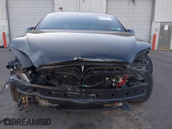 ✅ 2020 Tesla Model X Performance • VIN: 5YJXCAE43LF233836 • Lot: 41067464. Listed on IAAI with 69,231 mi. Free auction sales archive from the USA and detailed vehicle history report at DreamBid. Image 6.