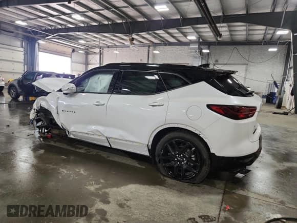 ✅ 2025 Chevrolet Blazer RS • VIN: 3GNKBKRS4SS102455 • Lot: 71527475. Listed on Copart with 4,299 mi. Free auction sales archive from the USA and detailed vehicle history report at DreamBid. Image 2.