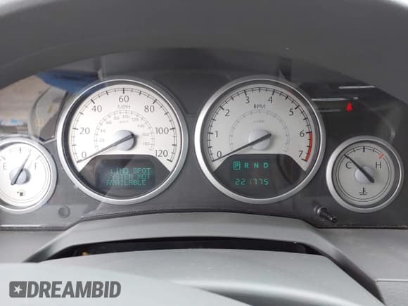 ✅ 2010 Chrysler Town & Country Touring • VIN: 2A4RR5D14AR133746 • Lot: 42116450. Listed on IAAI with 221,775 mi. Free auction sales archive from the USA and detailed vehicle history report at DreamBid. Image 7.