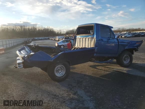 ✅ 1981 Ford F-150 • VIN: 2FTDF14F5BCA94005 • Лот: 86794734. Опубликован ранее на Copart с пробегом 274 662 миль. Бесплатный доступ к архиву аукционных продаж из США и подробный отчёт об истории автомобиля на DreamBid. Изображение 3.