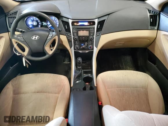 ✅ 2013 Hyundai Sonata GL • VIN: 5NPEB4AC4DH727117 • Lot: 45736265. Listed on Copart with 80,915 mi. Free auction sales archive from the USA and detailed vehicle history report at DreamBid. Image 8.